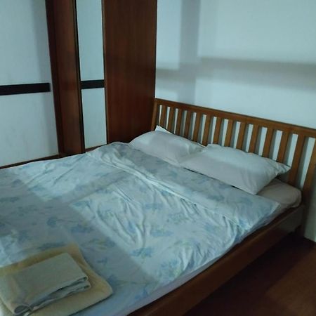Nice Apartment Near Gulliver Kyiv Exterior photo